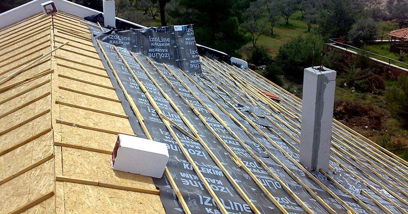 Işıkkent EPDM Kauçuk Çatı – OSB üzerine serilmiş nefes alan su yalıtım örtüsü ve çıtalama